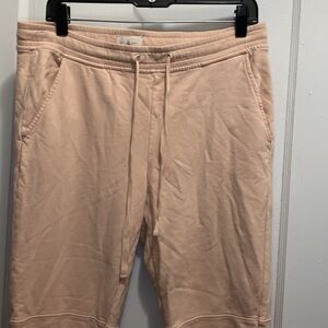 Lee&Grey loft sweetpants size M its comfortable and relaxed styles.